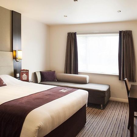 Premier Inn Chester Central - North Dış mekan fotoğraf