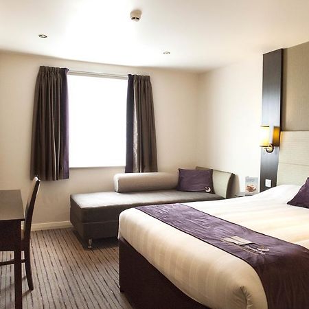 Premier Inn Chester Central - North Dış mekan fotoğraf