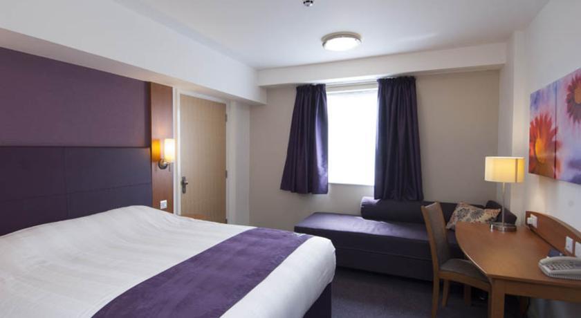 Premier Inn Chester Central - North Dış mekan fotoğraf