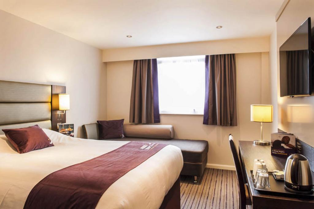 Premier Inn Chester Central - North Dış mekan fotoğraf