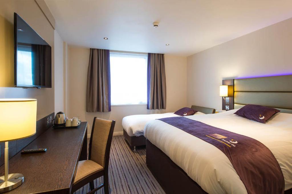 Premier Inn Chester Central - North Dış mekan fotoğraf