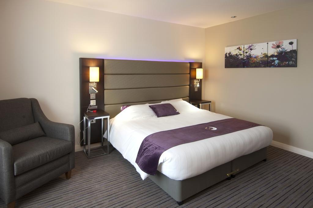 Premier Inn Chester Central - North Dış mekan fotoğraf