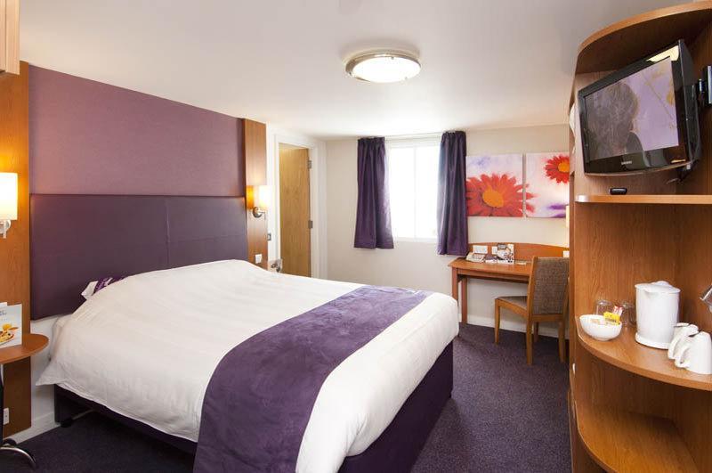 Premier Inn Chester Central - North Dış mekan fotoğraf